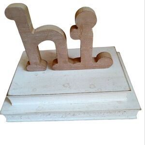 "Hi"  Wooded Knick Knack